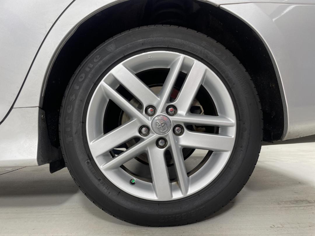 Photo '11' of Toyota Camry