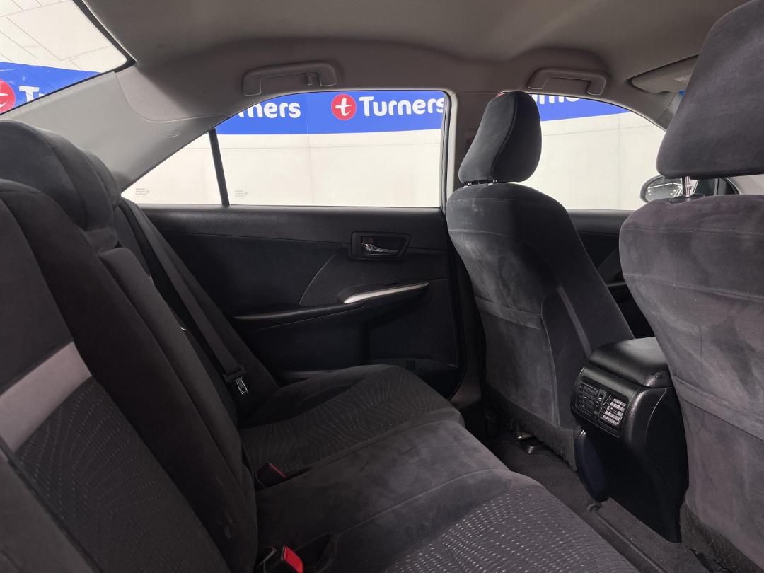 Photo '20' of Toyota Camry