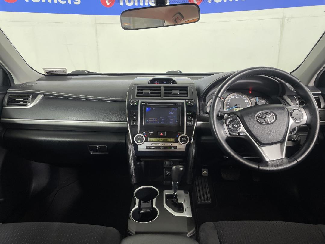 Photo '17' of Toyota Camry