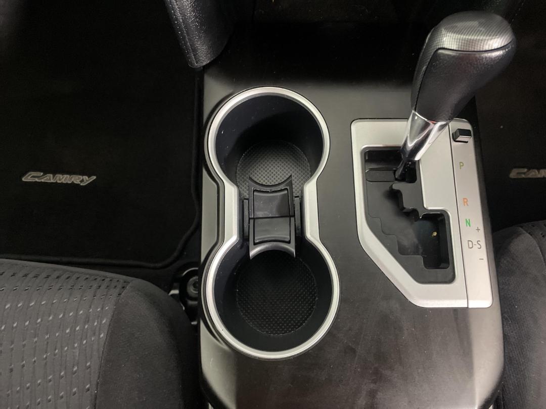 Photo '23' of Toyota Camry