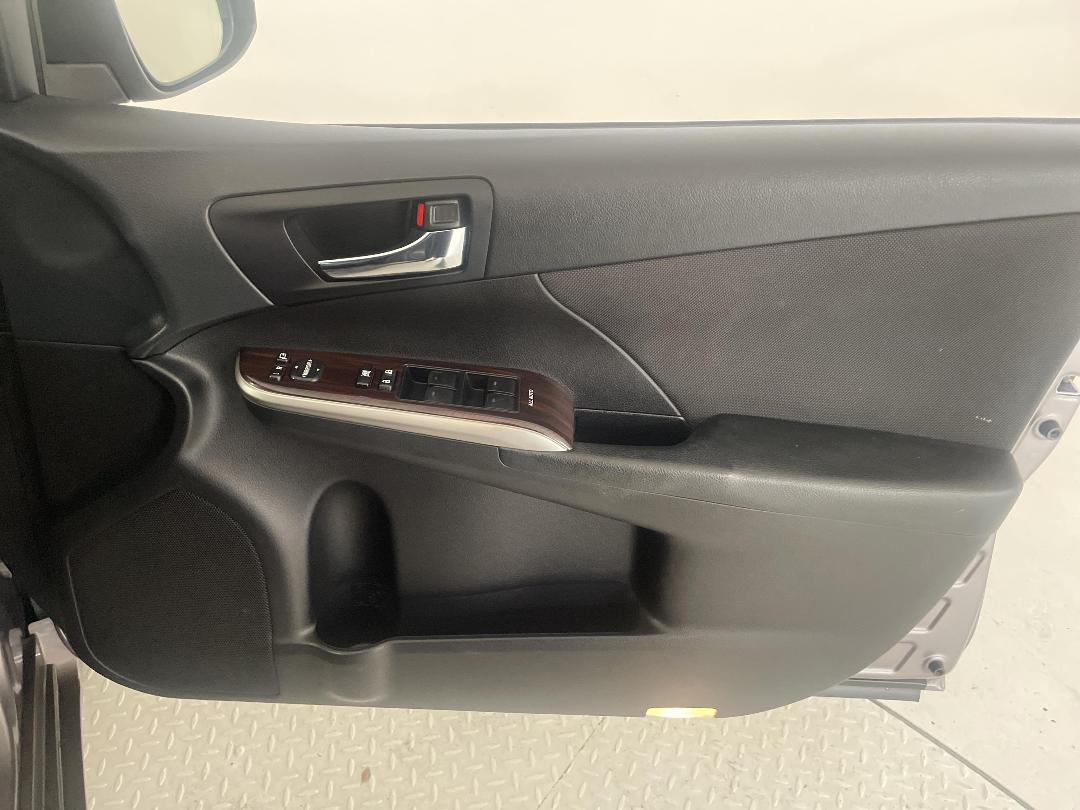 Photo '15' of Toyota Camry Photo '15' of Toyota Camry