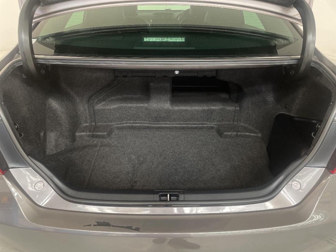 Photo '14' of Toyota Camry Photo '14' of Toyota Camry