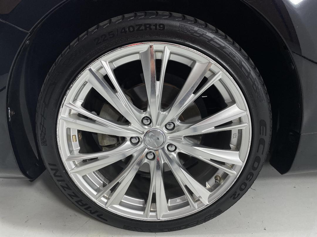 Photo '10' of Toyota Camry