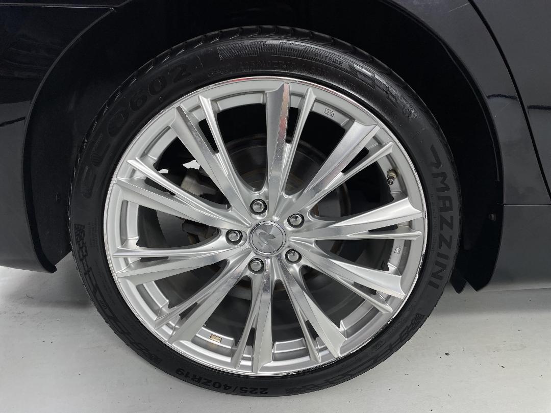 Photo '12' of Toyota Camry