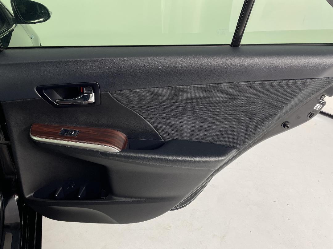 Photo '19' of Toyota Camry