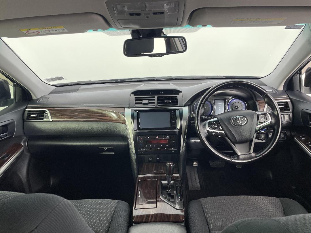 Photo '17' of Toyota Camry