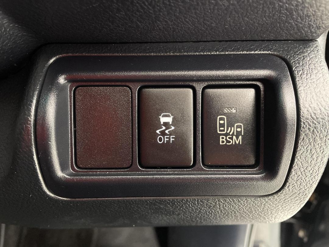 Photo '24' of Toyota Camry