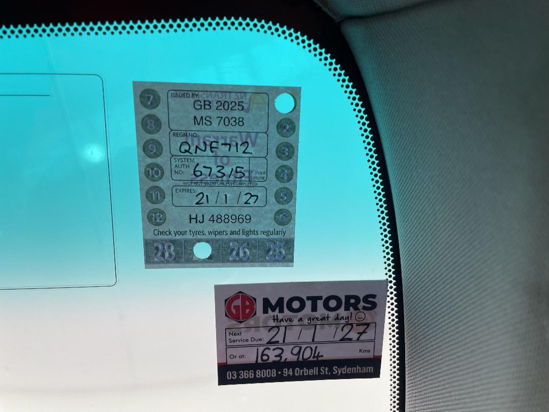 Photo '33' of Toyota Camry