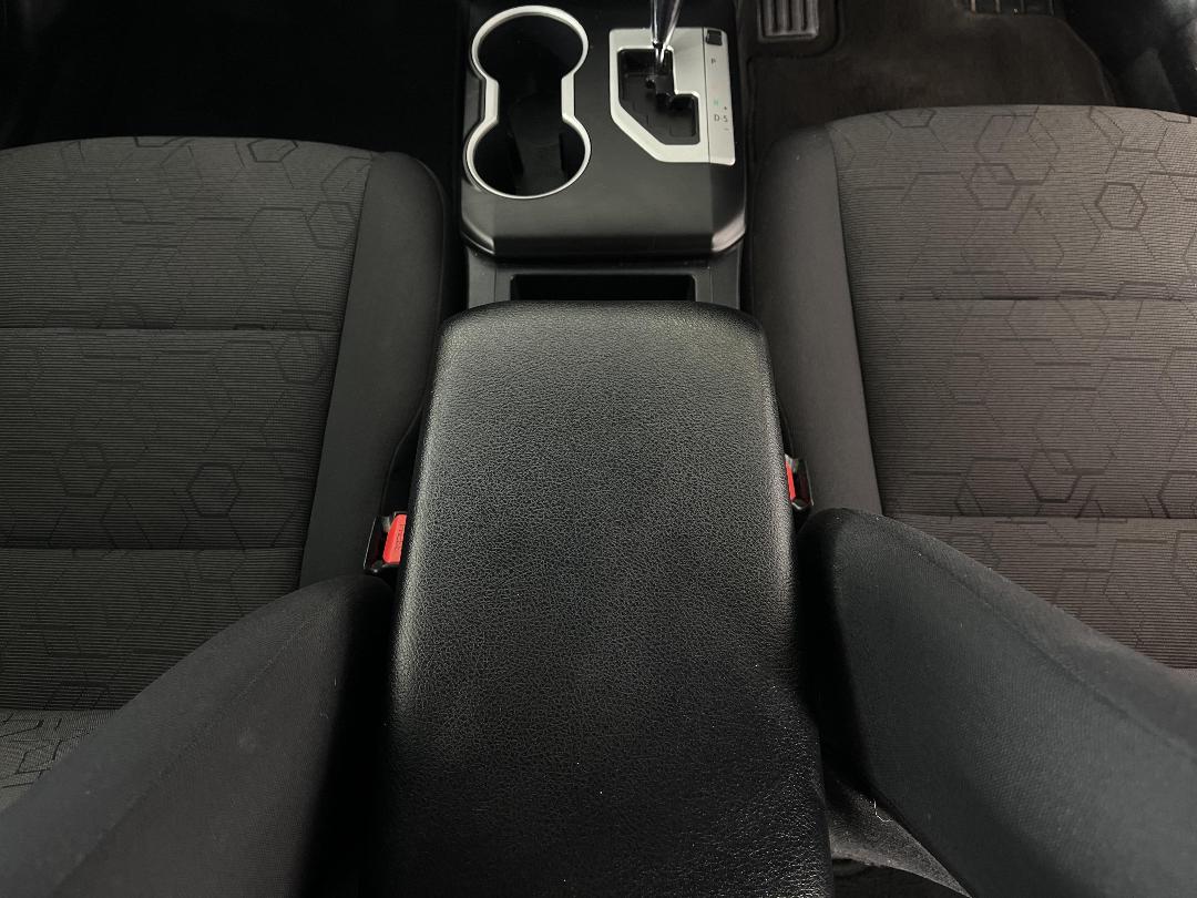 Photo '18' of Toyota Camry