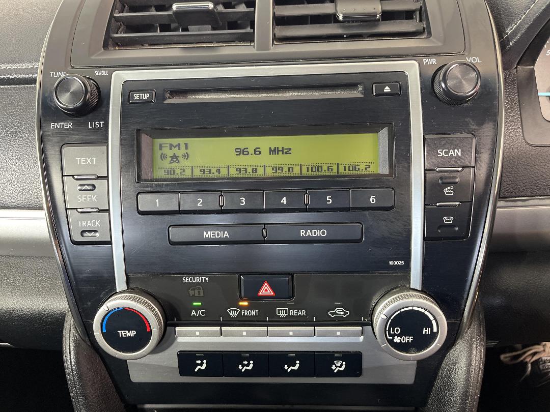 Photo '27' of Toyota Camry