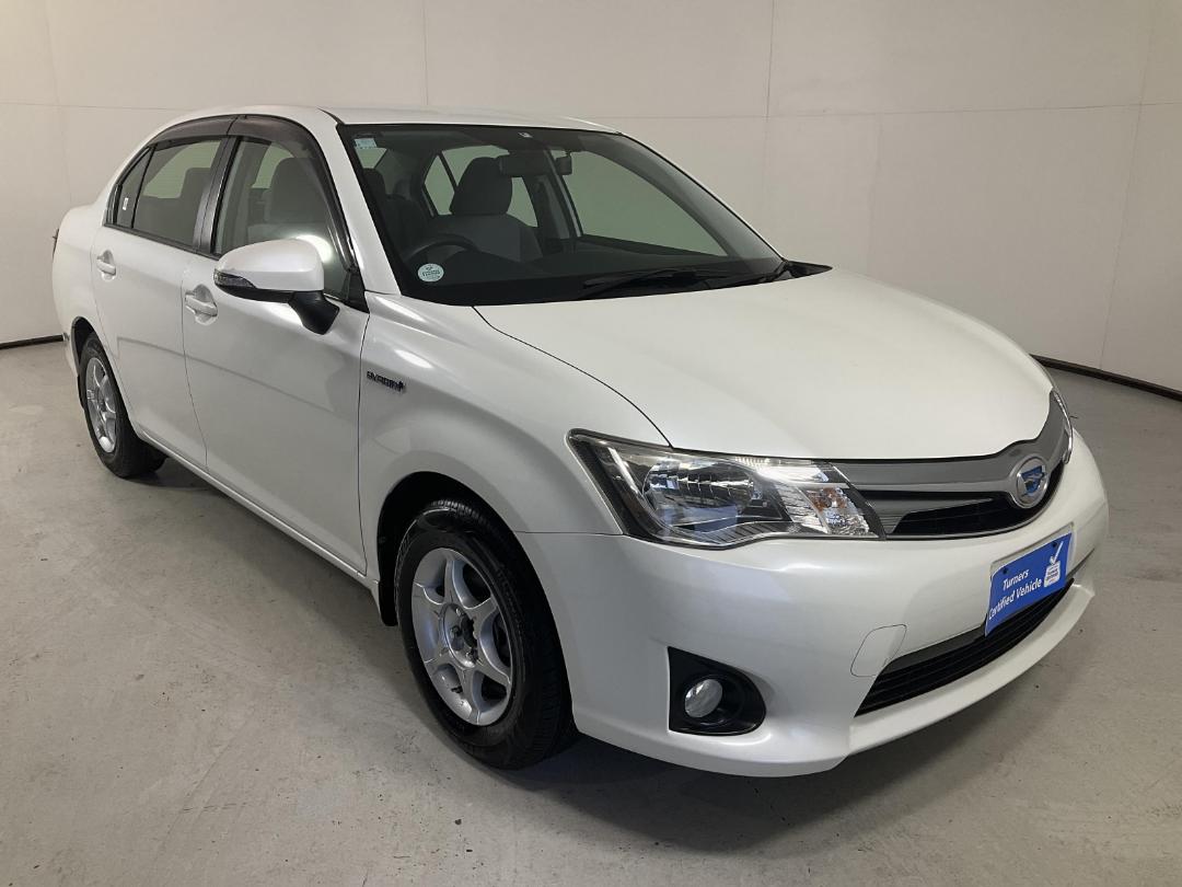 Used Toyota Corolla Axio Hybrid 2014 Penrose Great South Road at