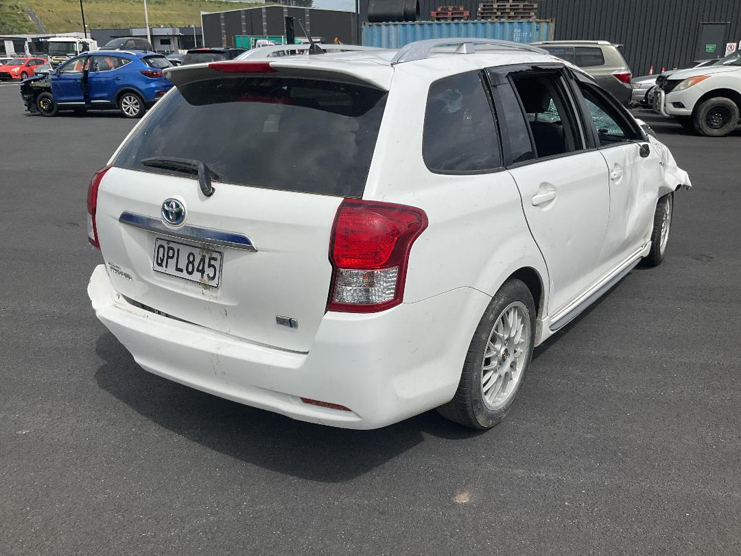 Photo '4' of Toyota Corolla Fielder Hybrid Photo '4' of Toyota Corolla Fielder Hybrid