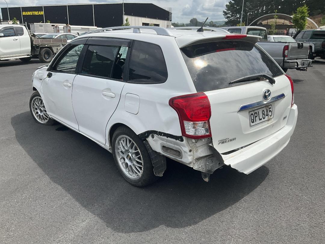 Photo '3' of Toyota Corolla Fielder Hybrid Photo '3' of Toyota Corolla Fielder Hybrid