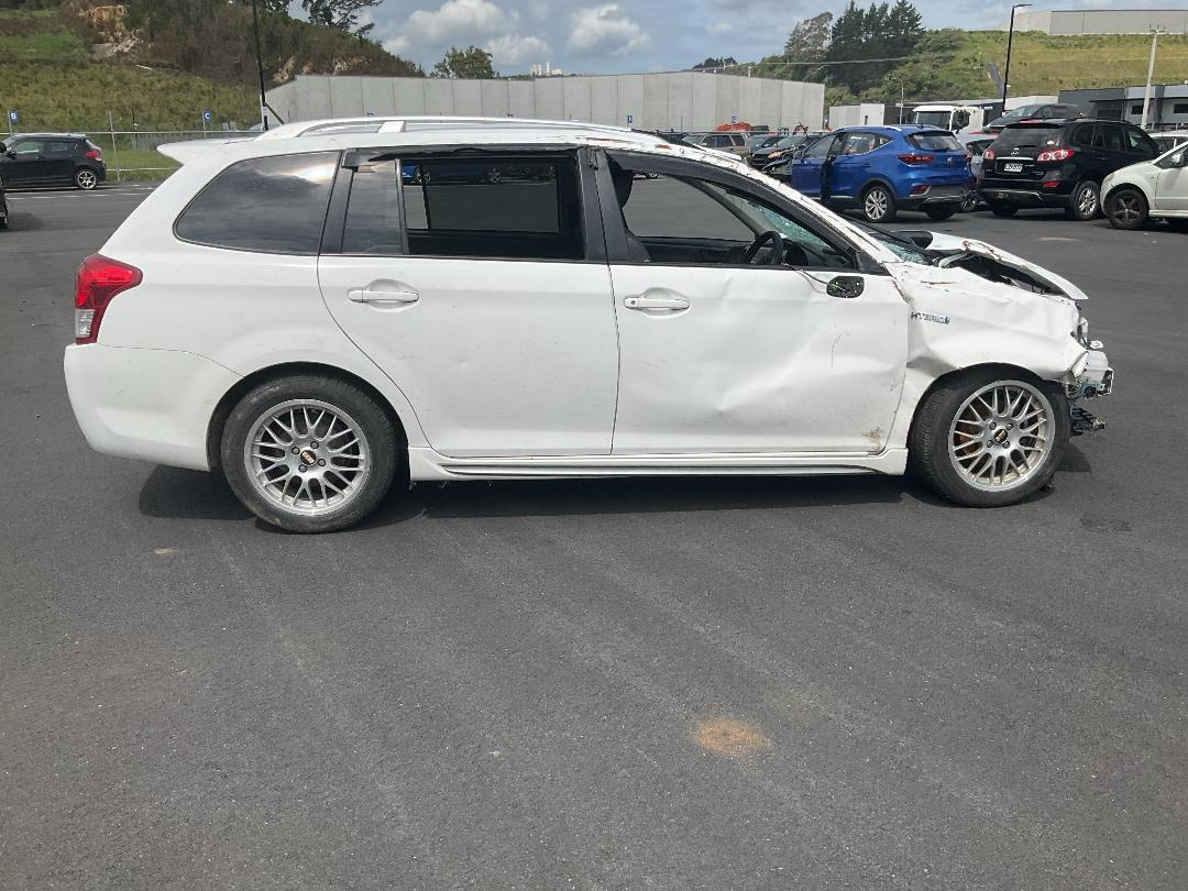 Photo '5' of Toyota Corolla Fielder Hybrid Photo '5' of Toyota Corolla Fielder Hybrid