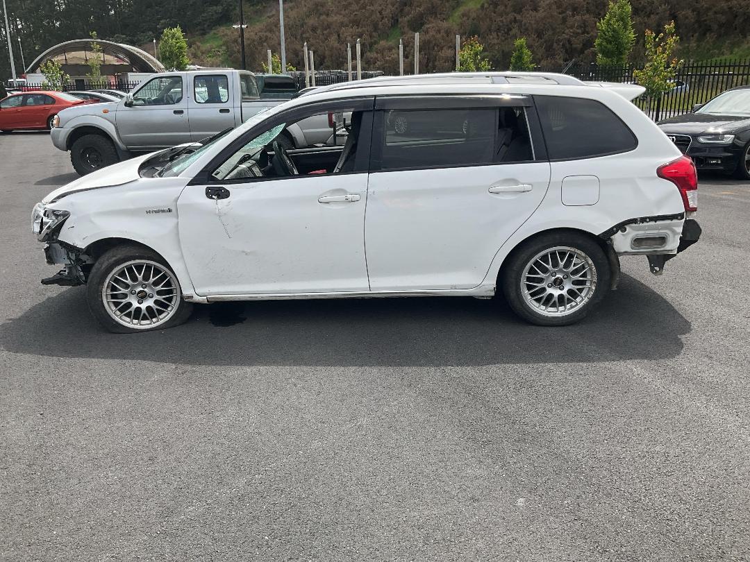 Photo '6' of Toyota Corolla Fielder Hybrid Photo '6' of Toyota Corolla Fielder Hybrid