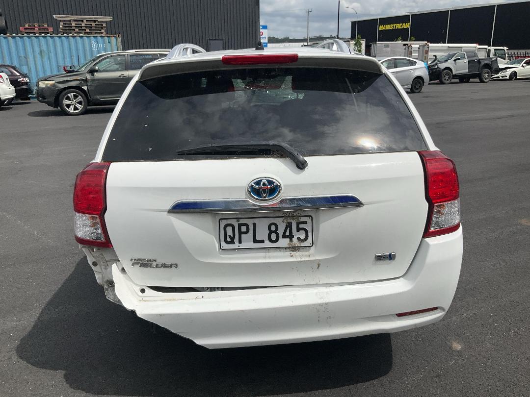 Photo '8' of Toyota Corolla Fielder Hybrid Photo '8' of Toyota Corolla Fielder Hybrid