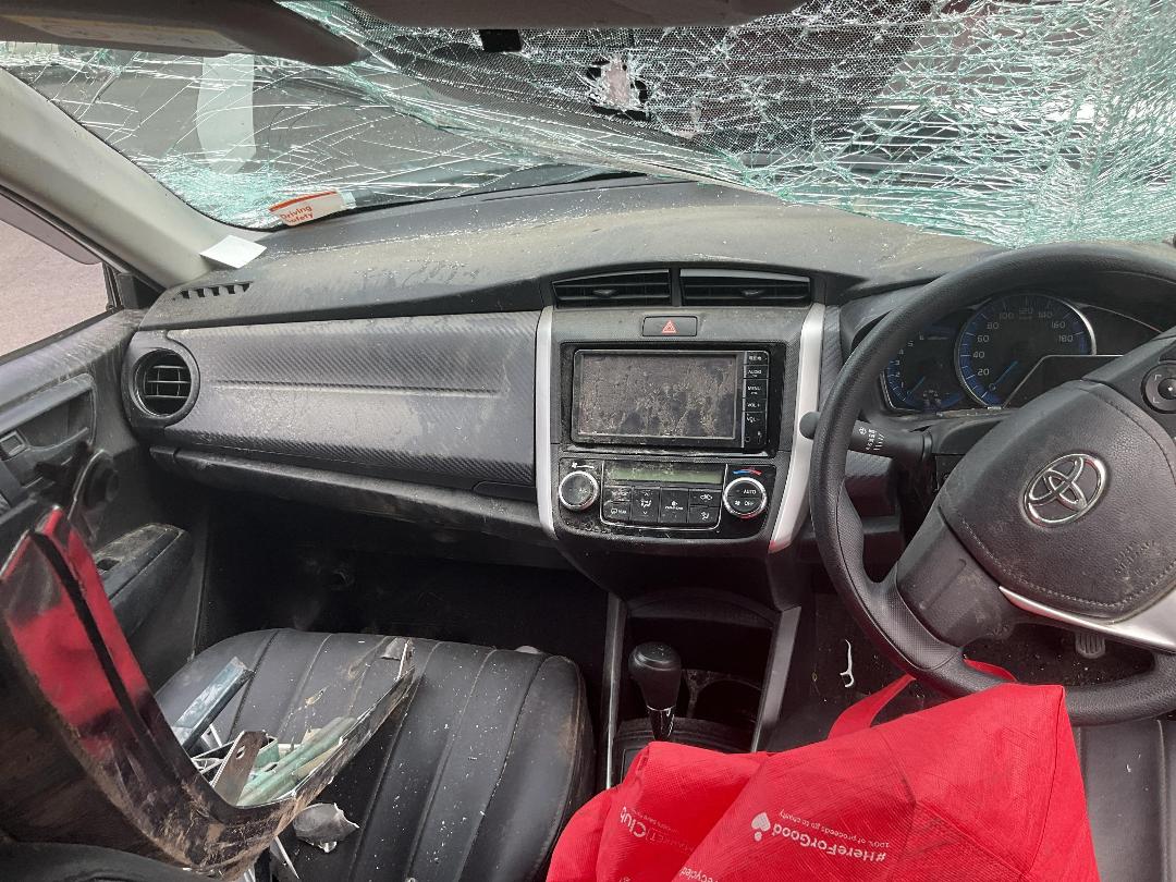 Photo '15' of Toyota Corolla Fielder Hybrid Photo '15' of Toyota Corolla Fielder Hybrid