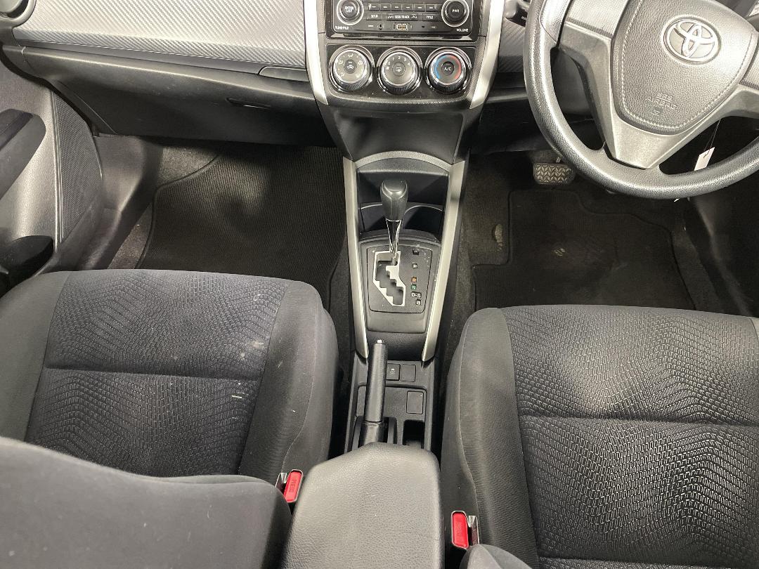 Photo '18' of Toyota Corolla