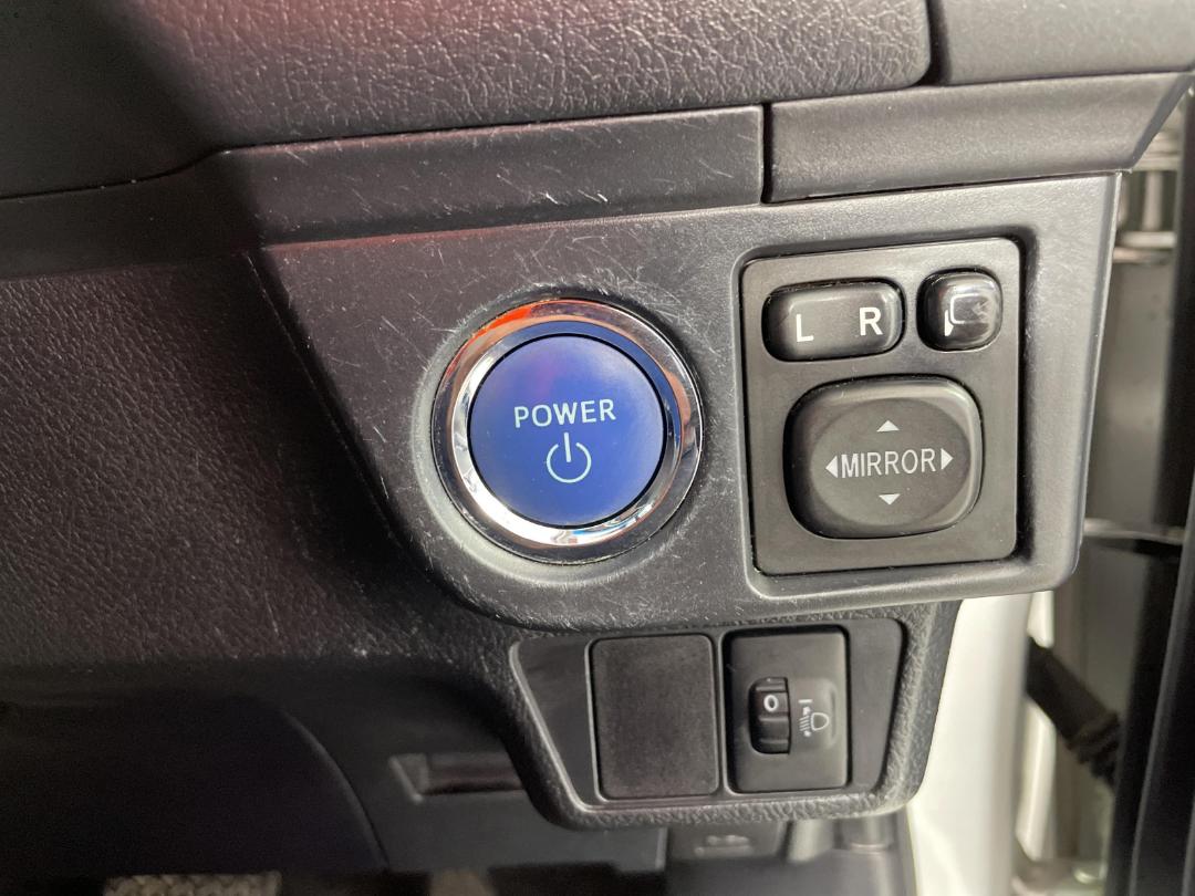 Photo '24' of Toyota Corolla Photo '24' of Toyota Corolla