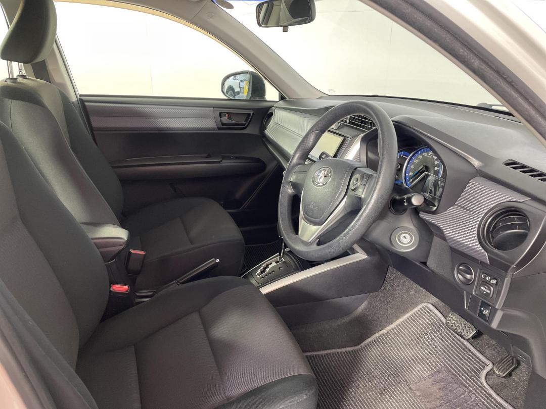 Photo '16' of Toyota Corolla