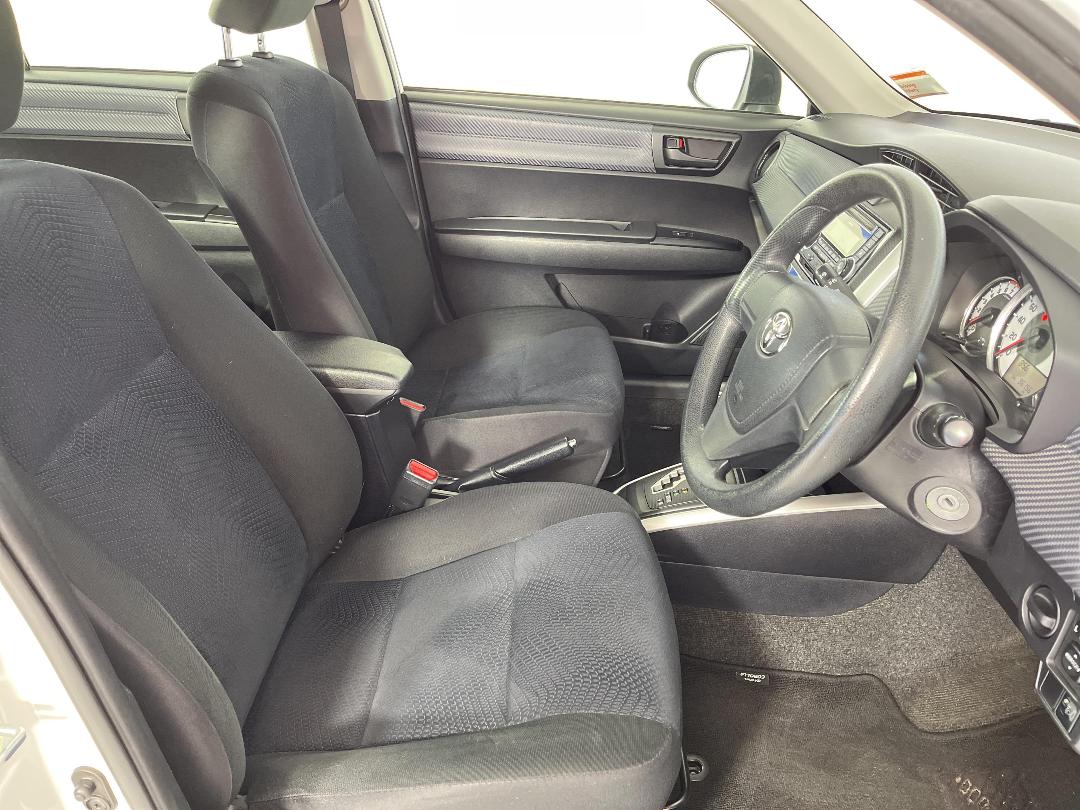 Photo '16' of Toyota Corolla