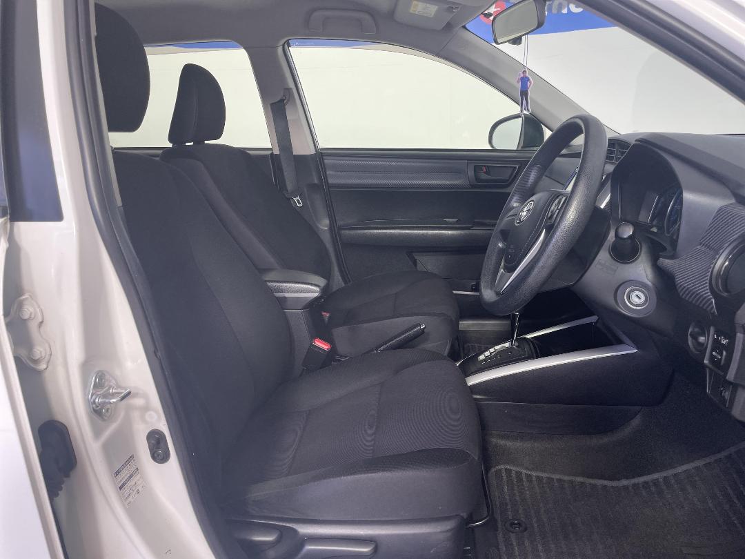 Photo '16' of Toyota Corolla