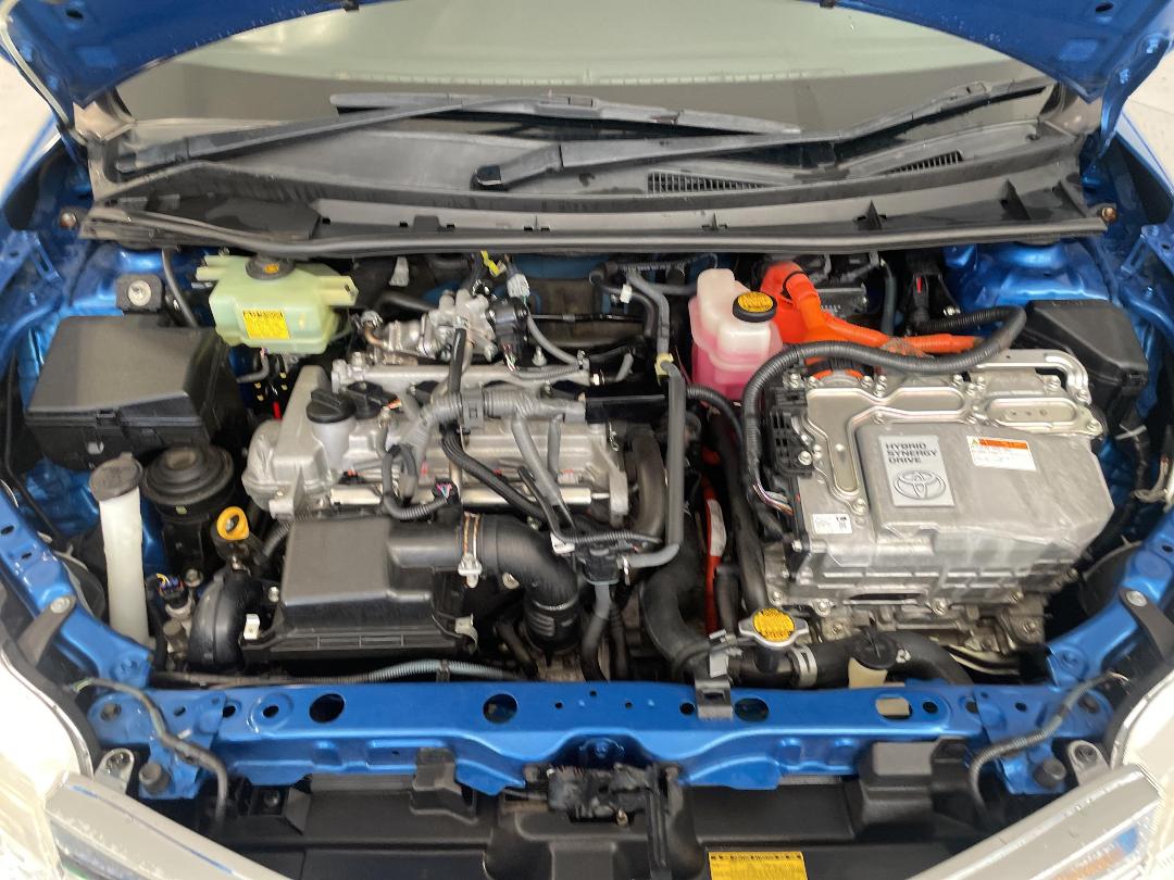 Photo '13' of Toyota Corolla