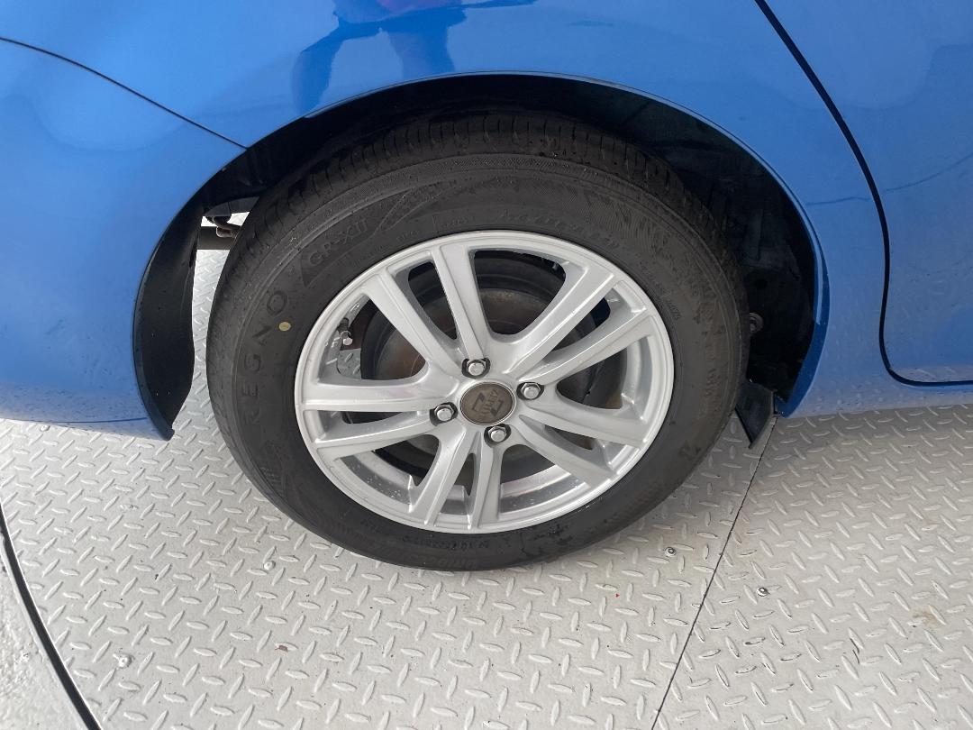 Photo '12' of Toyota Corolla