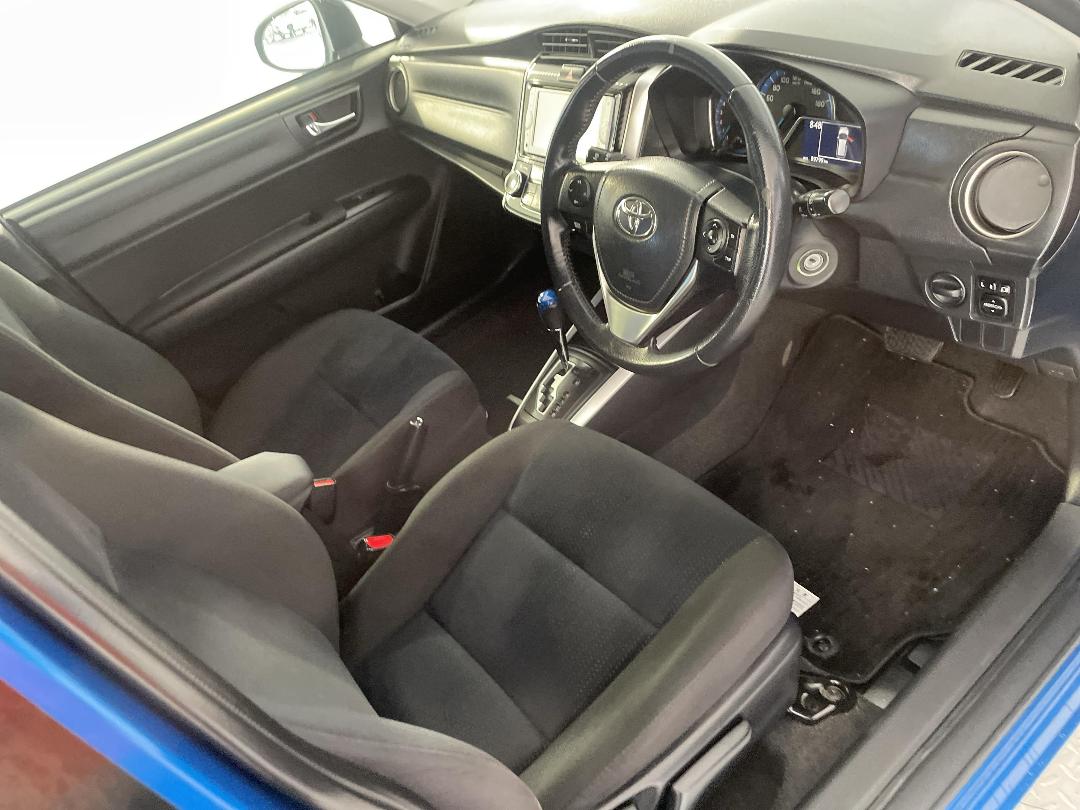 Photo '16' of Toyota Corolla