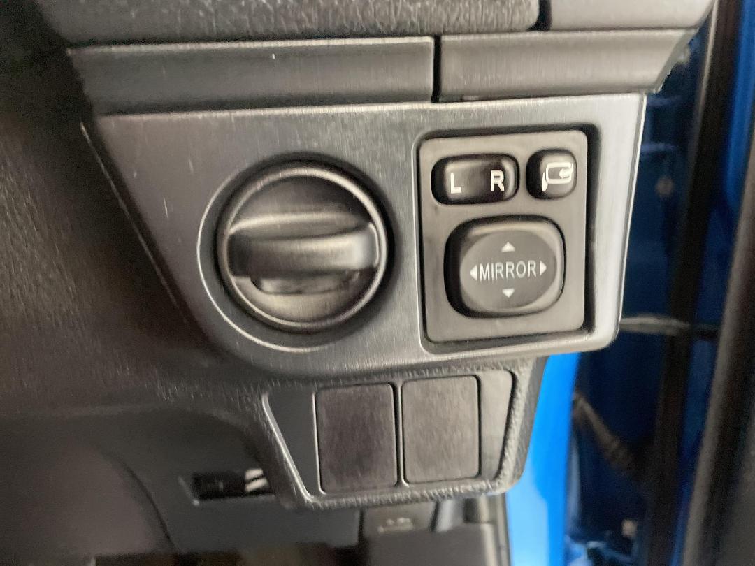 Photo '24' of Toyota Corolla