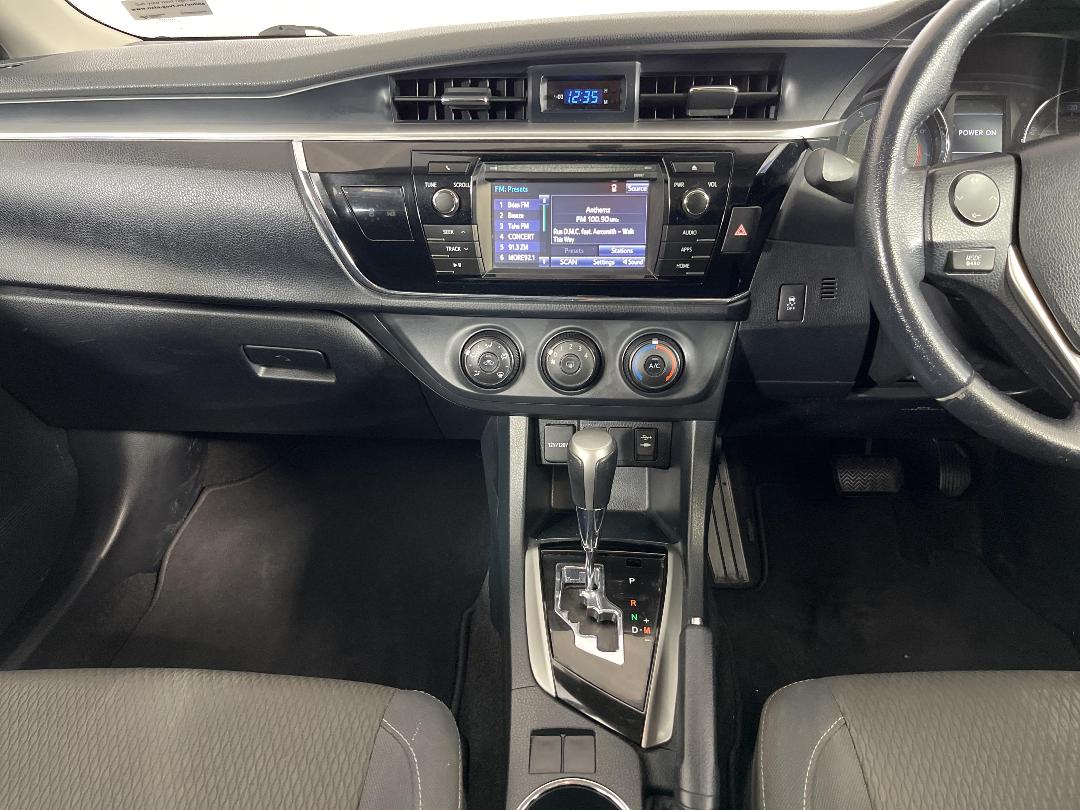 Photo '18' of Toyota Corolla