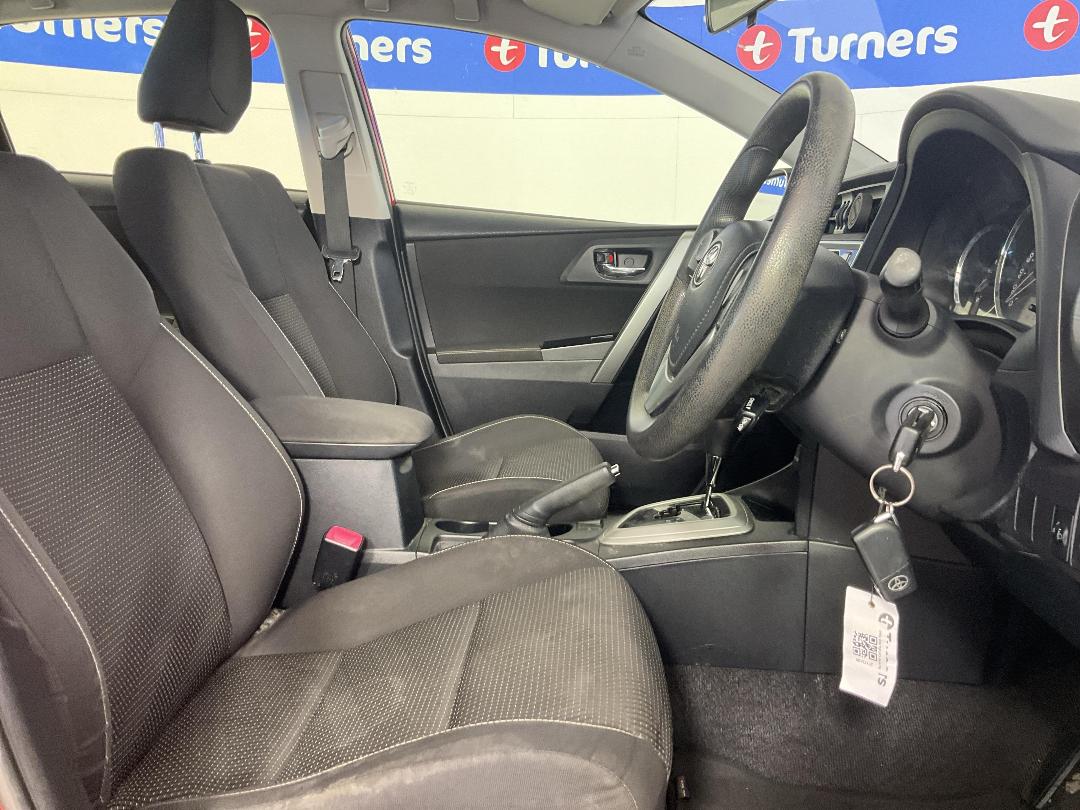 Photo '16' of Toyota Corolla Photo '16' of Toyota Corolla