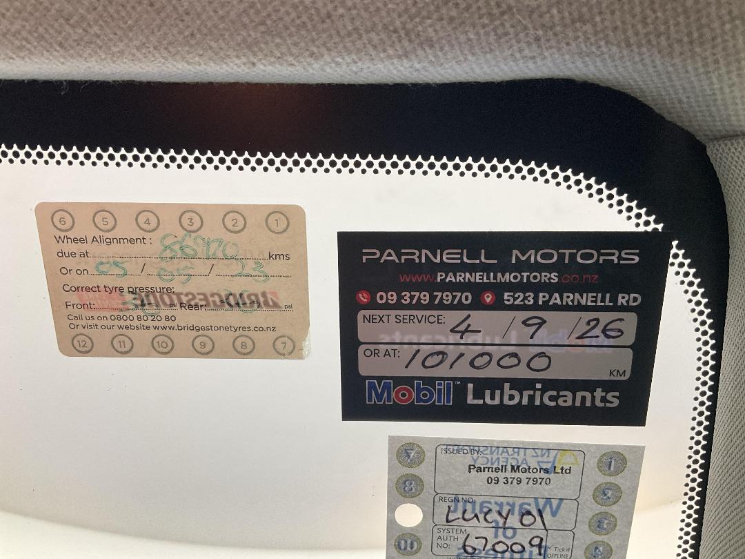 Photo '24' of Toyota Corolla Photo '24' of Toyota Corolla