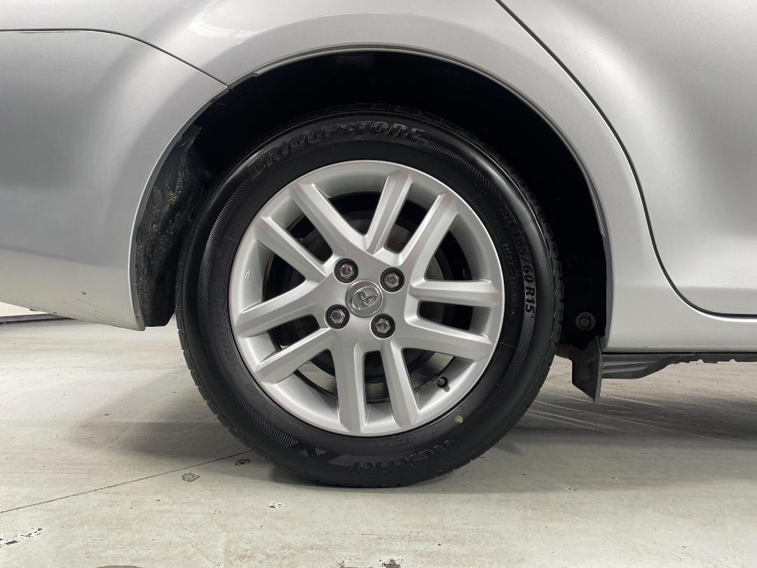 Photo '12' of Toyota Corolla