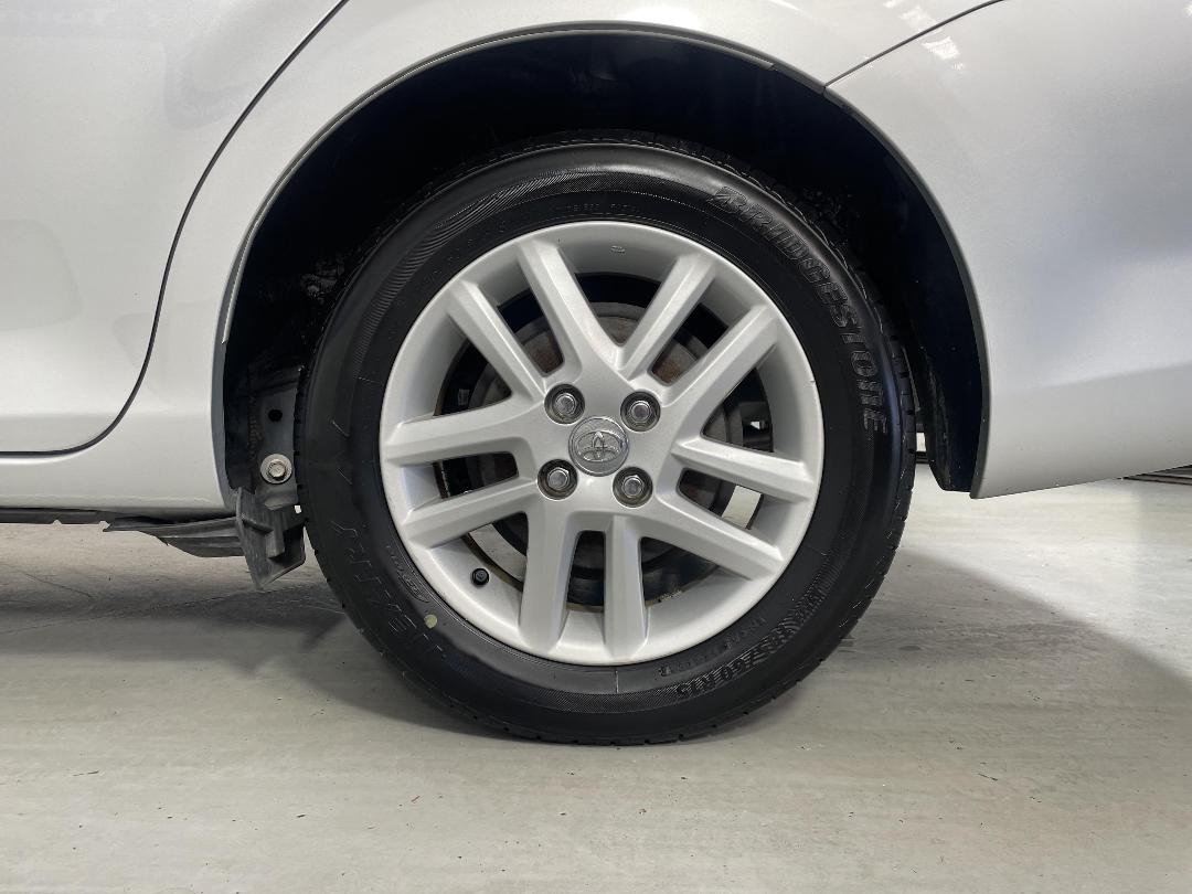 Photo '11' of Toyota Corolla