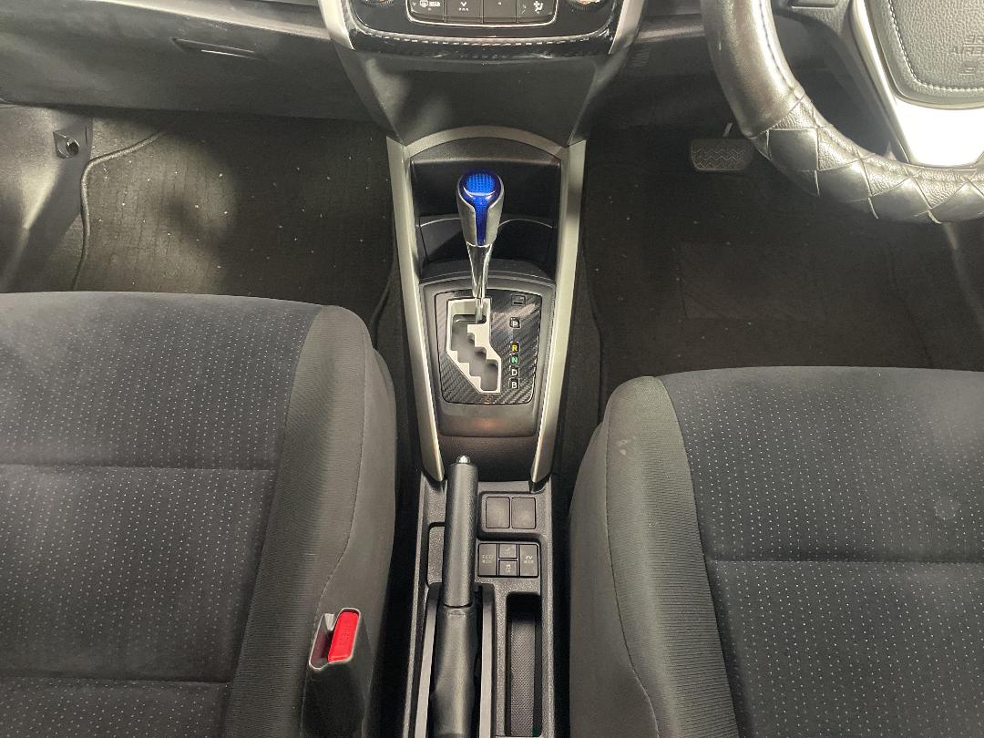 Photo '18' of Toyota Corolla