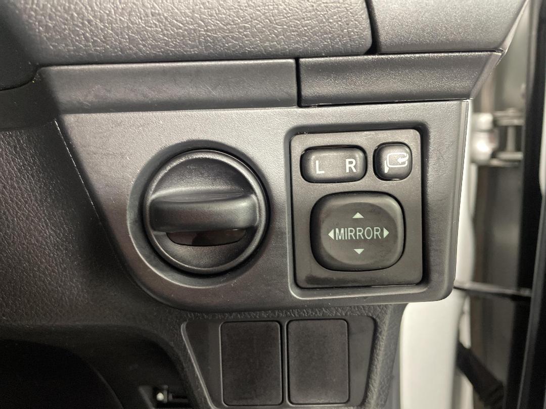 Photo '28' of Toyota Corolla