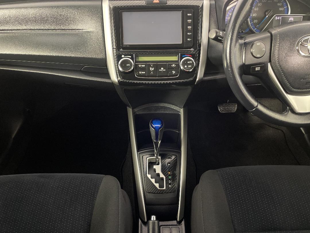 Photo '18' of Toyota Corolla