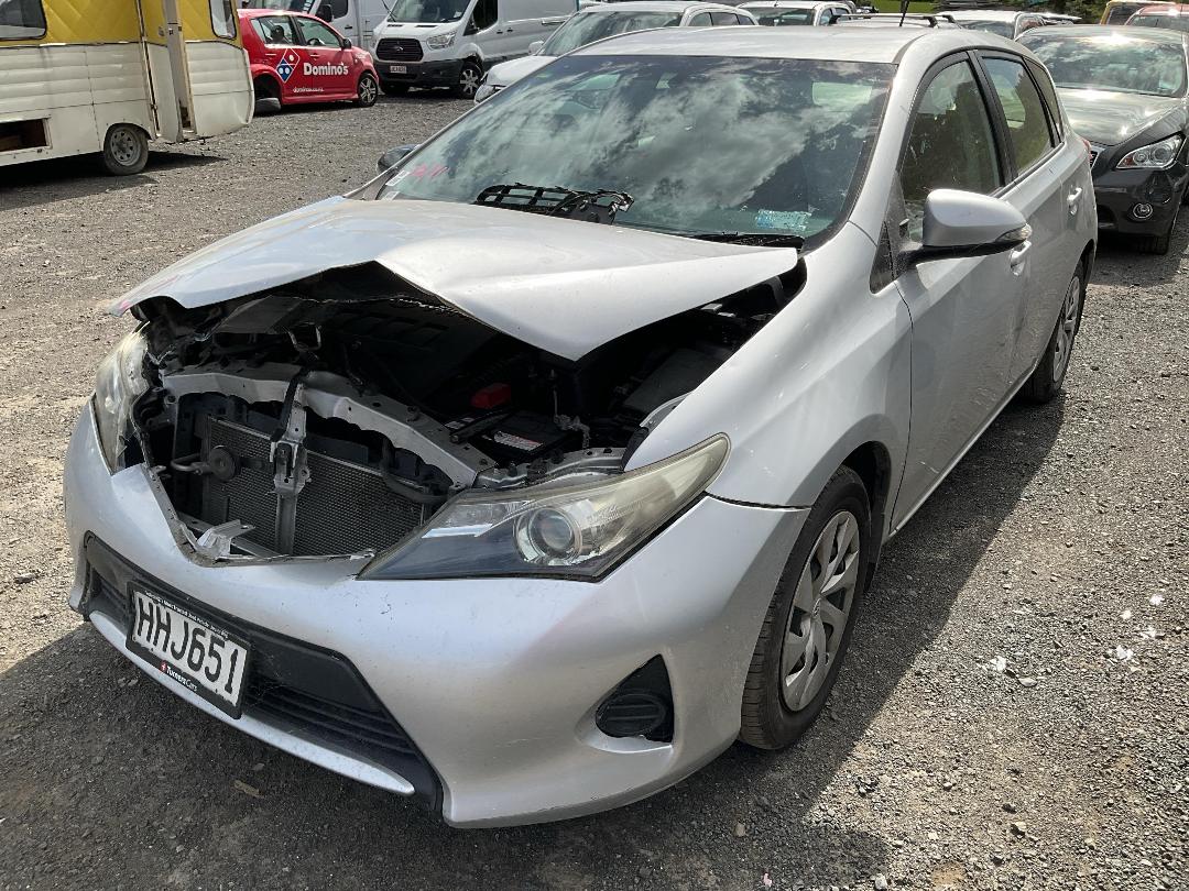 Photo '4' of Toyota Corolla GX Photo '4' of Toyota Corolla GX