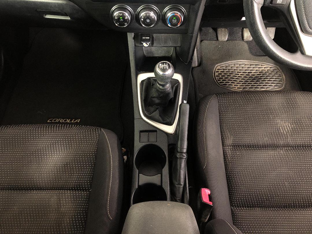 Photo '18' of Toyota Corolla Photo '18' of Toyota Corolla