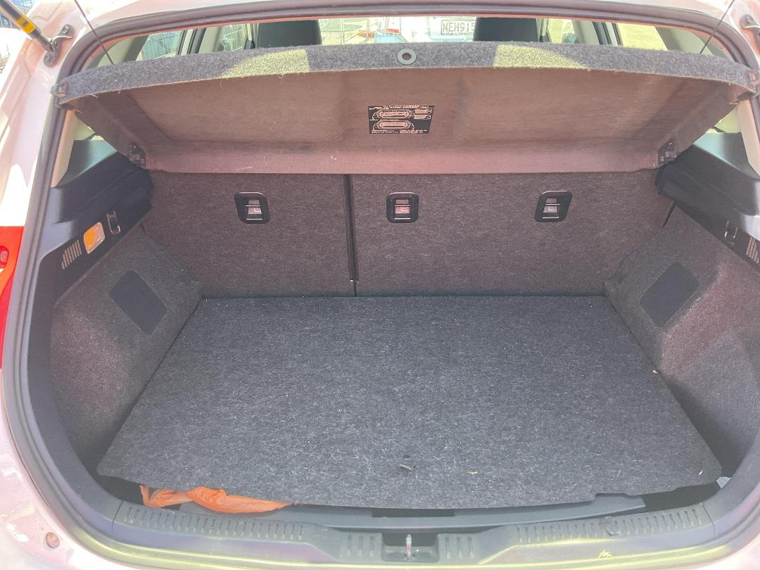 Photo '6' of Toyota Corolla GX Photo '6' of Toyota Corolla GX