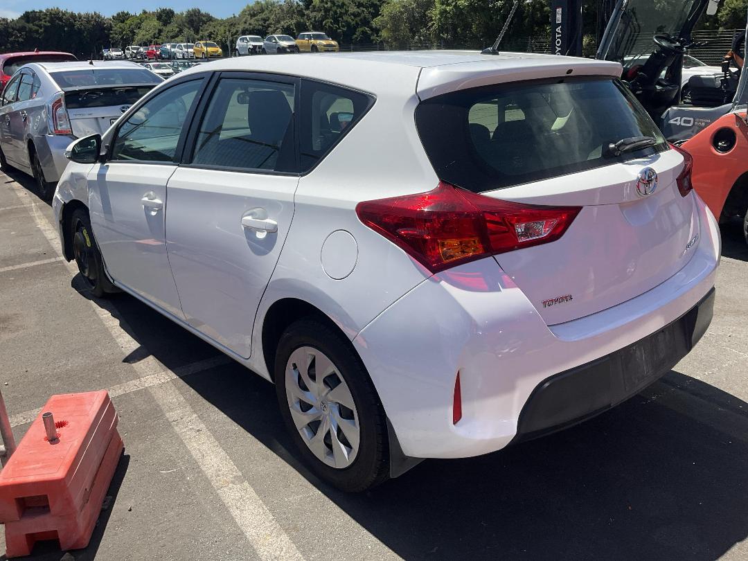 Photo '3' of Toyota Corolla GX Photo '3' of Toyota Corolla GX