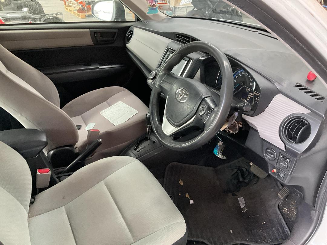 Photo '16' of Toyota Corolla Axio Hybird