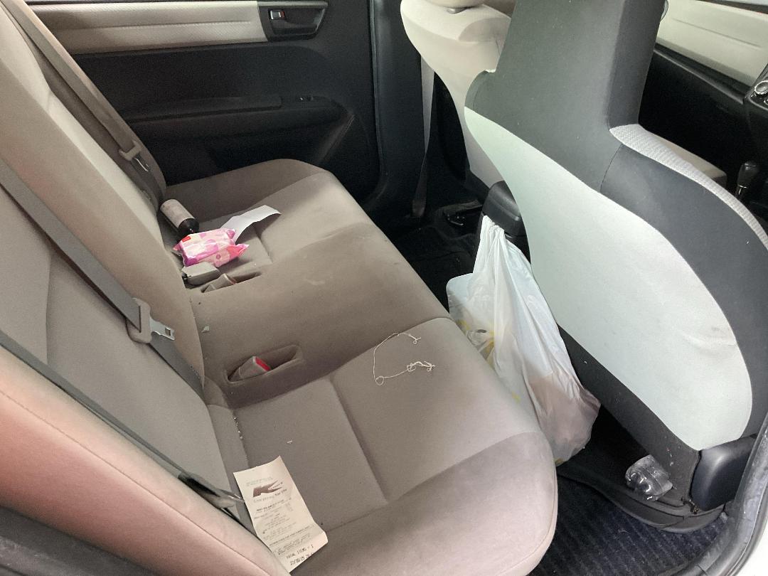 Photo '18' of Toyota Corolla Axio Hybird