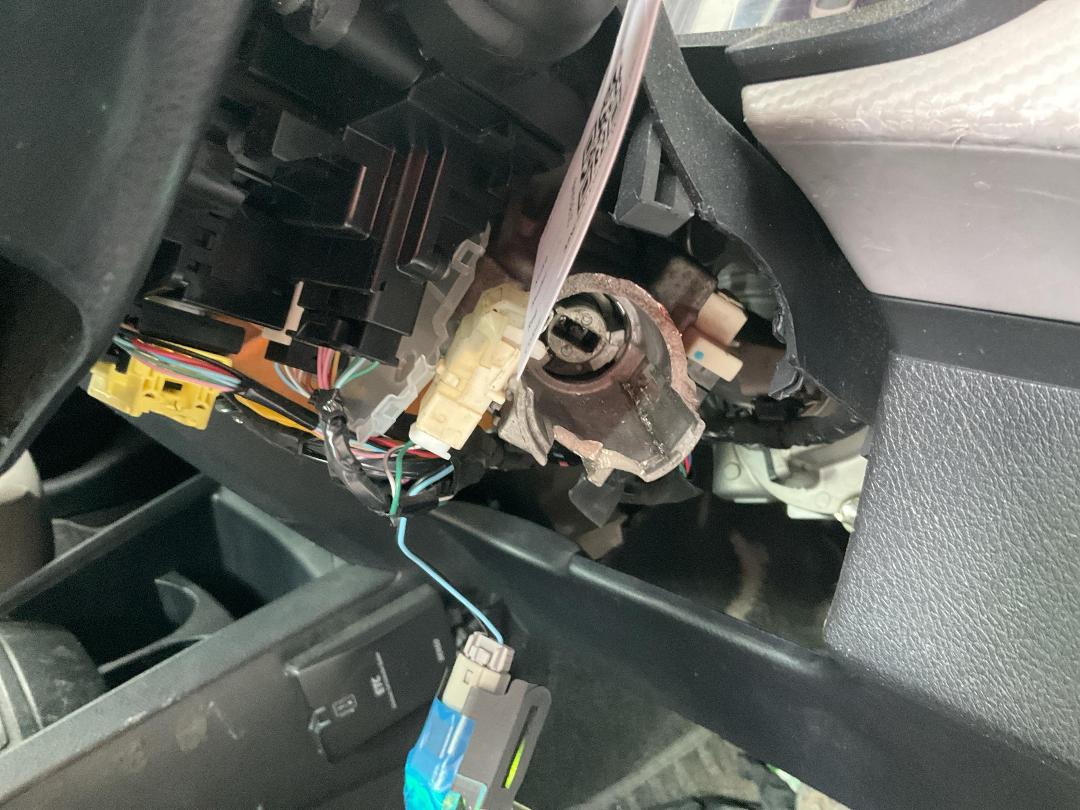 Photo '25' of Toyota Corolla Axio Hybird