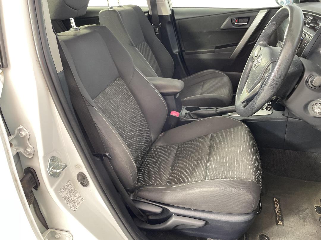 Photo '16' of Toyota Corolla