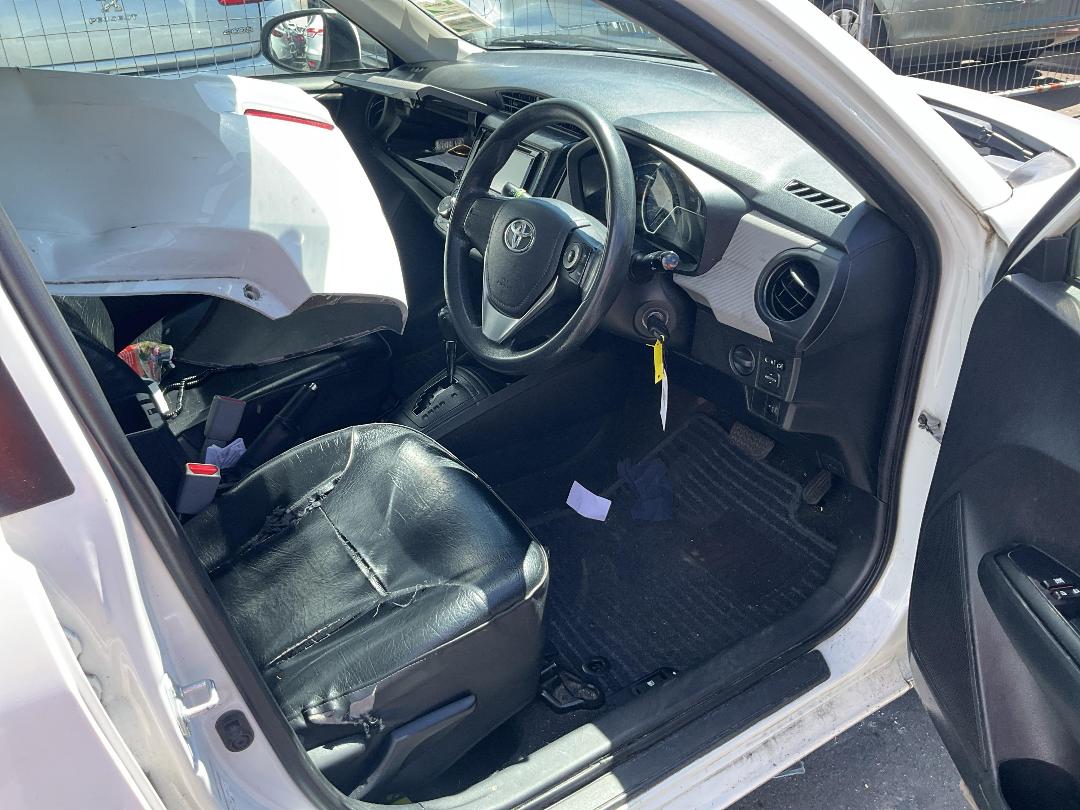 Photo '12' of Toyota Corolla Axio Photo '12' of Toyota Corolla Axio