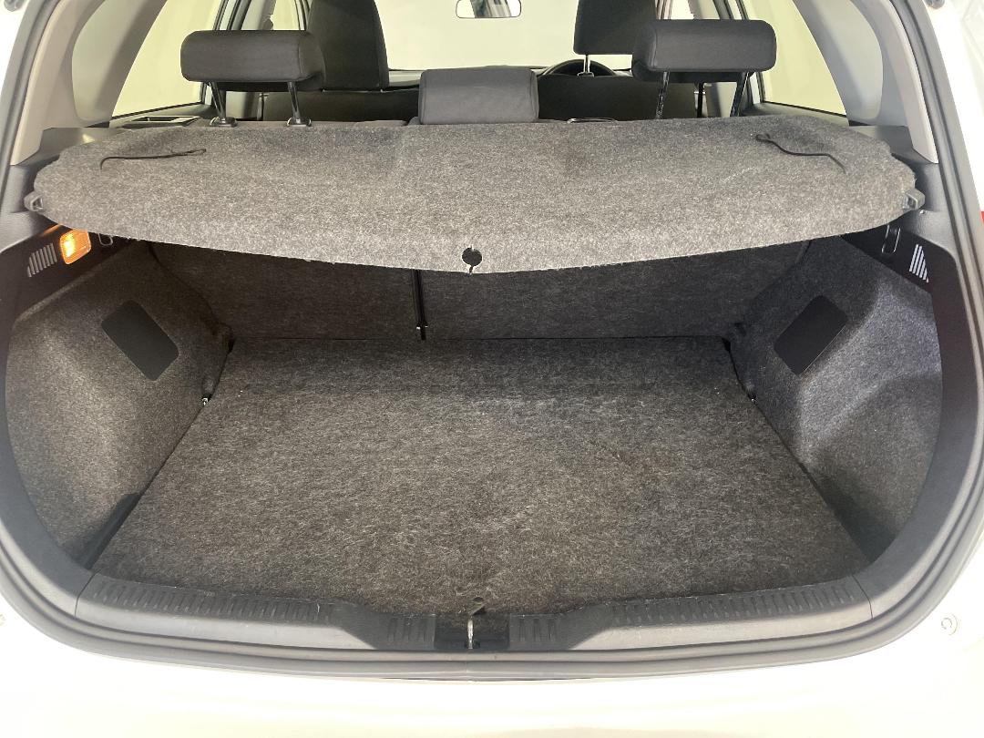 Photo '14' of Toyota Corolla Photo '14' of Toyota Corolla