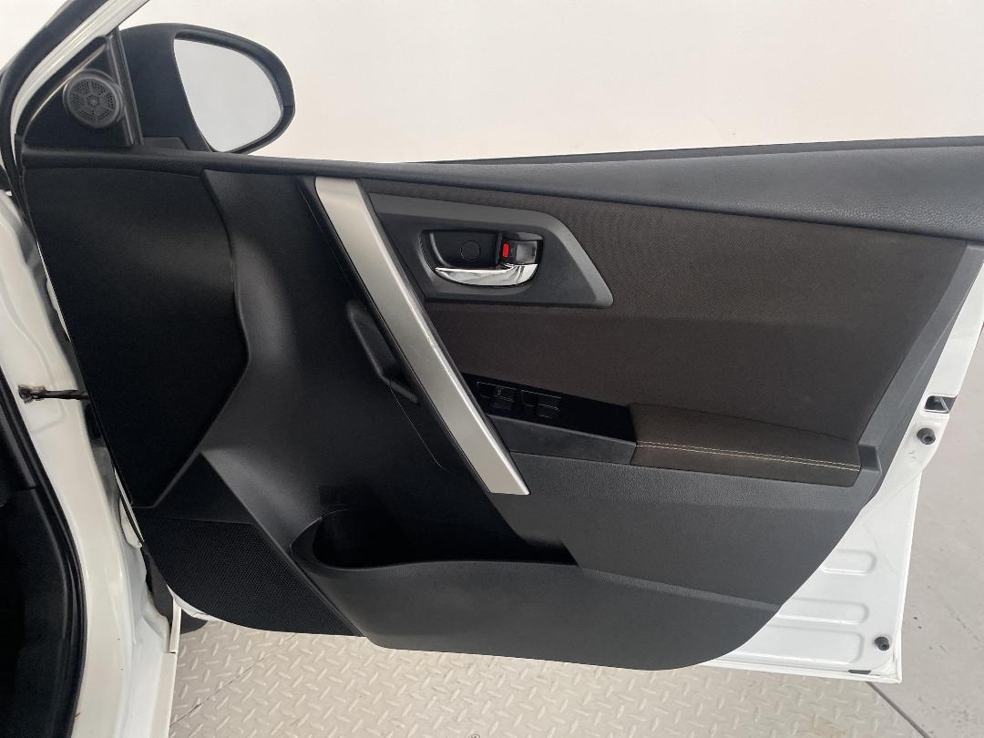 Photo '15' of Toyota Corolla Photo '15' of Toyota Corolla