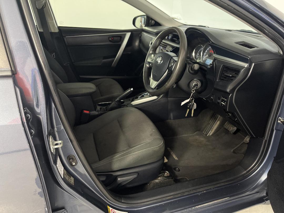 Photo '16' of Toyota Corolla